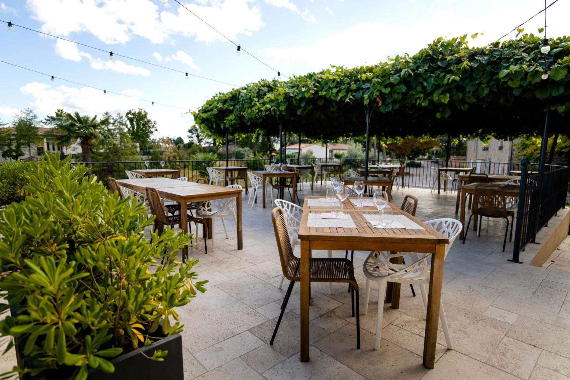 Domaine De La Pinede Hotel Aubenas Buitenkant foto